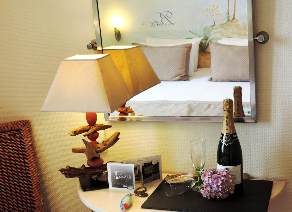 Hotel Aux Tamaris - Vue Mer Roscoff Exteriör bild