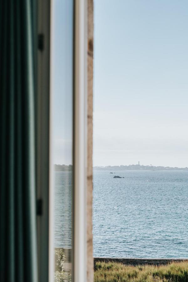 Hotel Aux Tamaris - Vue Mer Roscoff Exteriör bild