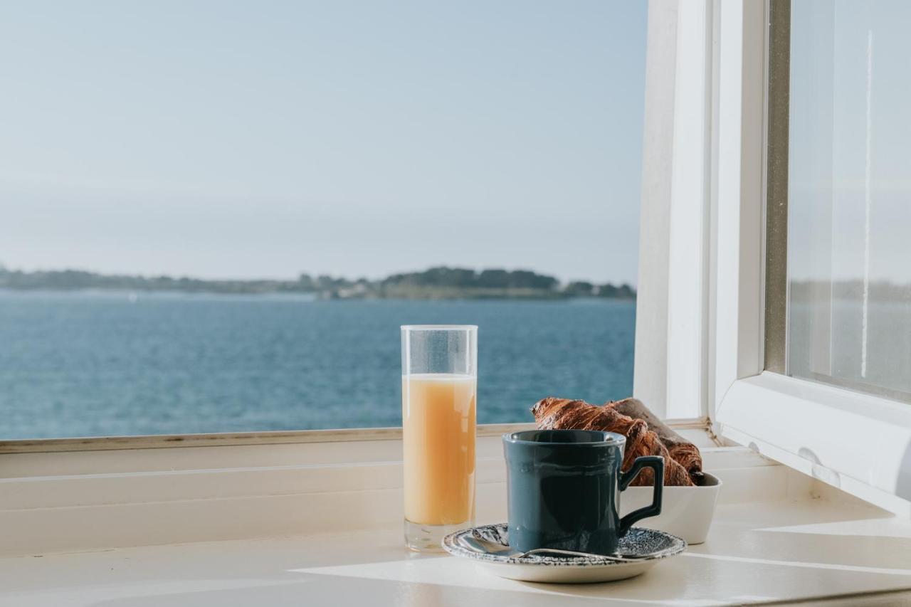Hotel Aux Tamaris - Vue Mer Roscoff Exteriör bild