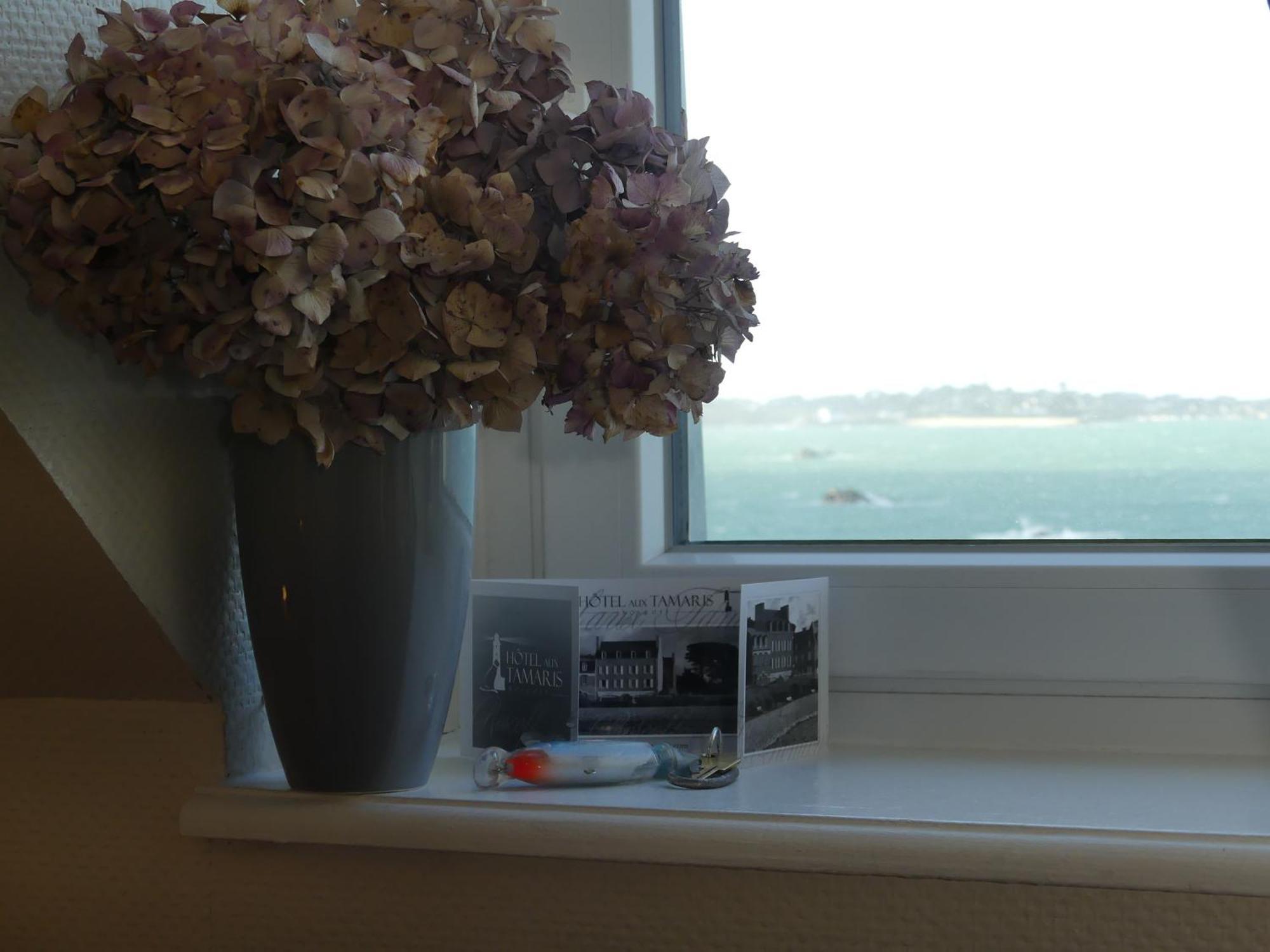Hotel Aux Tamaris - Vue Mer Roscoff Exteriör bild